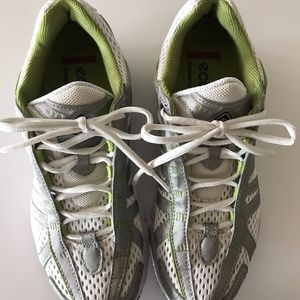 ECCO TENNIS CROSS-TRAINER SHOES, SIZE 39, LIKE NEW